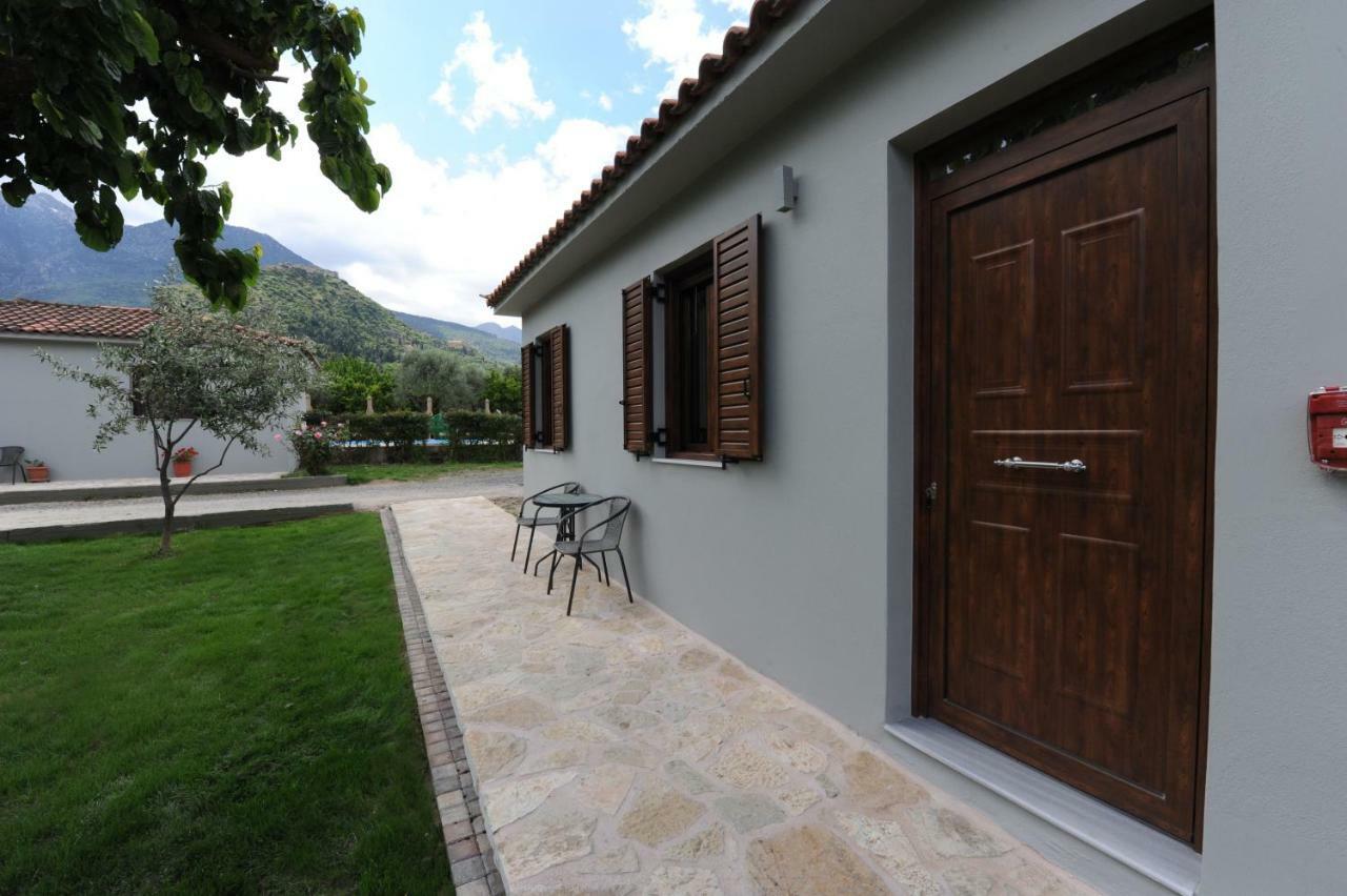 Camping & Bungalows Castle View Mystras Eksteriør billede
